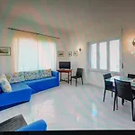 Elegante E Centralissimo Appartamento In Villa